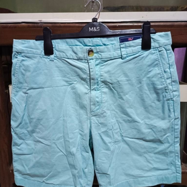 celpen vineyard vines