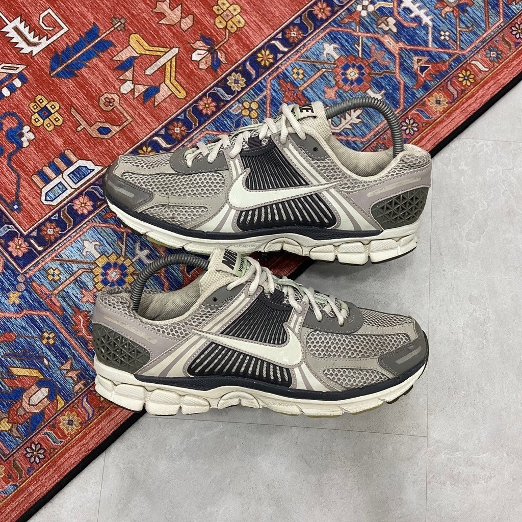 [Size 42] Rare Nike Zoom Vomero 5 ‘Cobblestone and Flat Pewter’ Second Original