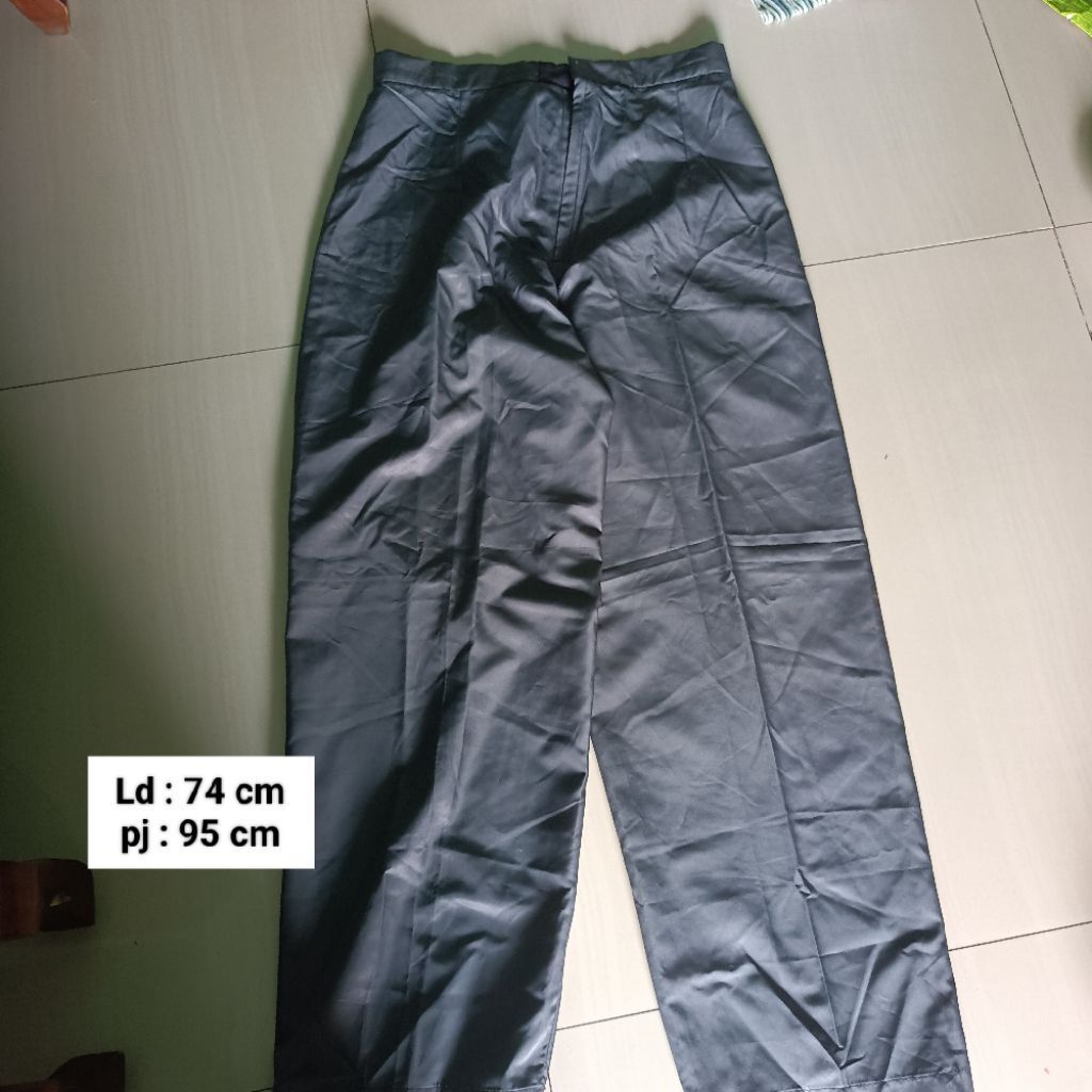 PL celana bahan