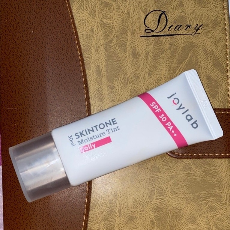 Preloved 95 % baru dibuka Joylab skintone moisture tinted  sunsreen SPF PA30++