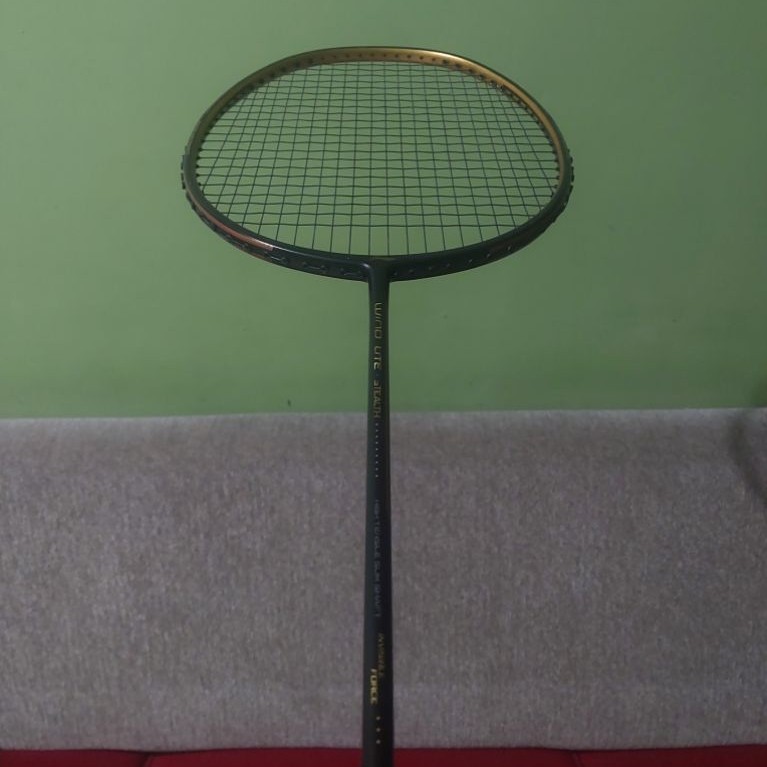 Raket Second Bekas Lining Windlite Stealth Original
