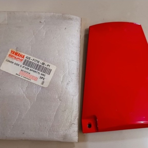 Cover tail Tutup Box Body merah Yamaha F1ZR Original 4US-F171E-00-P1