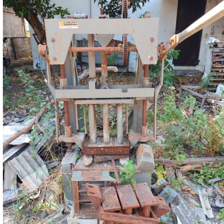 mesin cetak paving batako