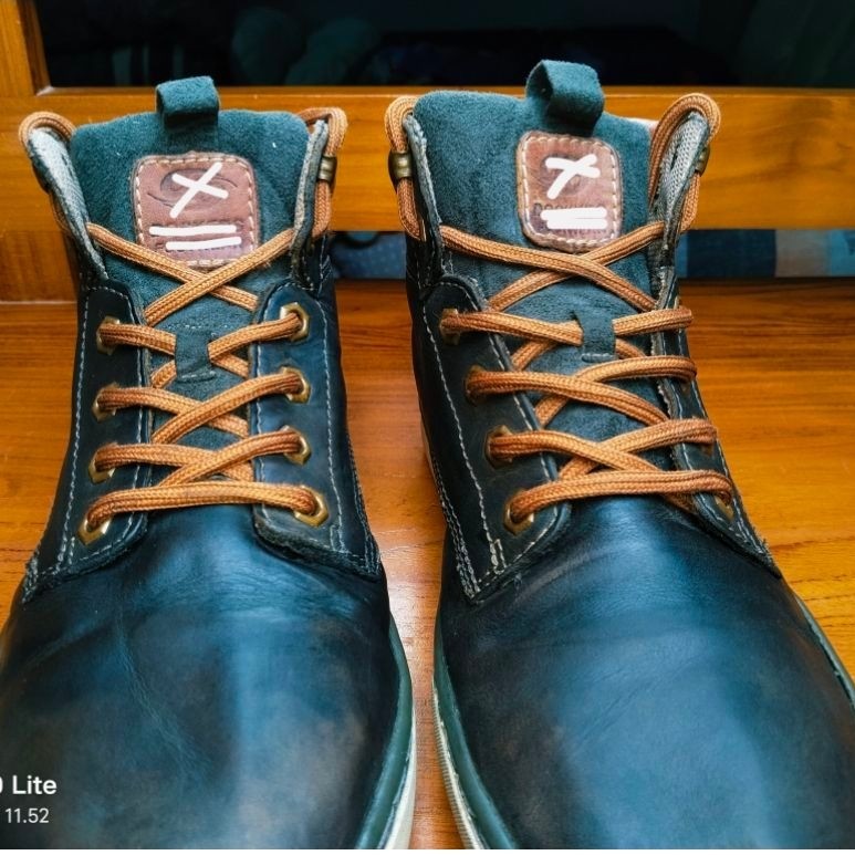 sepatu boots kulit dokeerse size 42 (second)