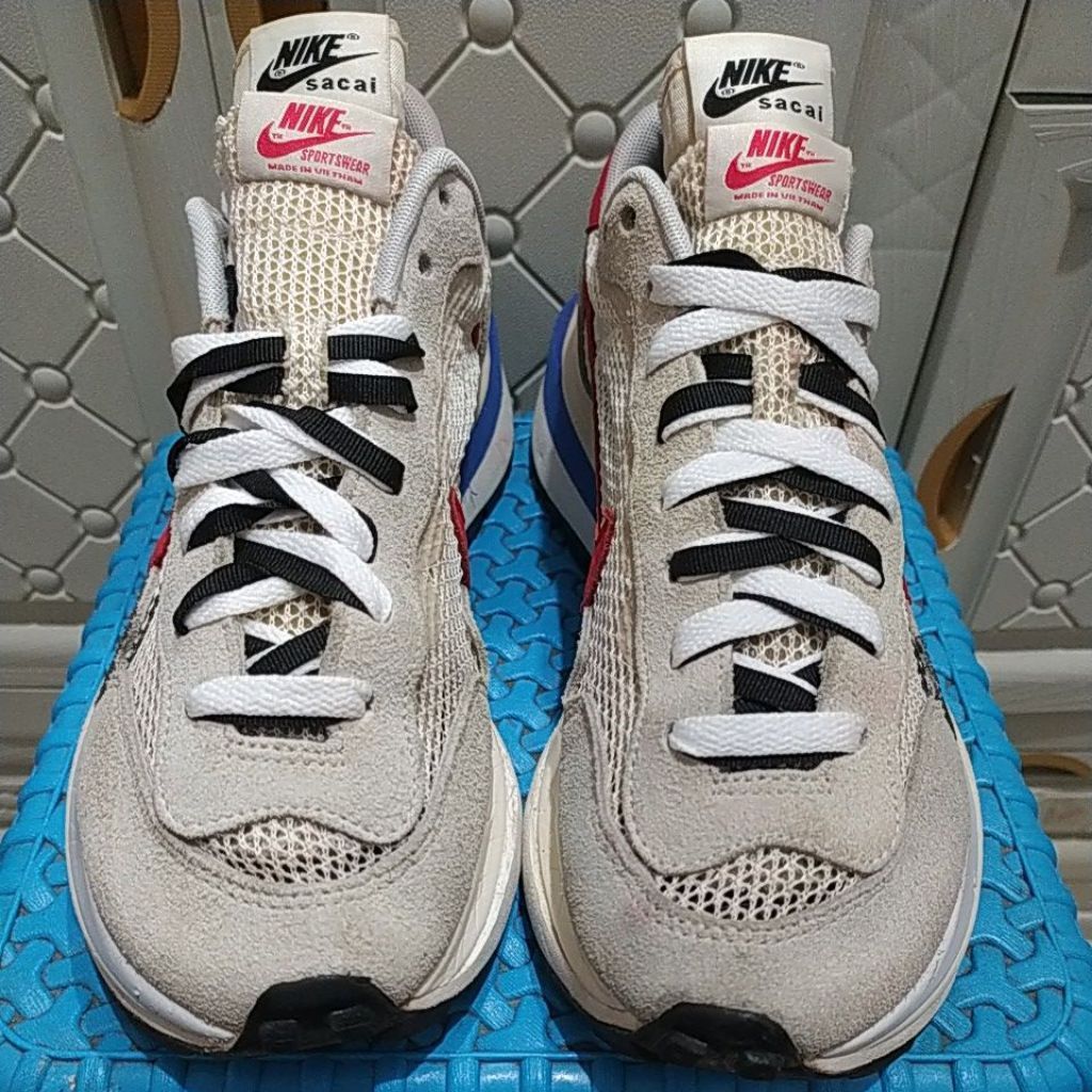 Sepatu Second Nike Sacai Size 42 Insole 26,5 cm