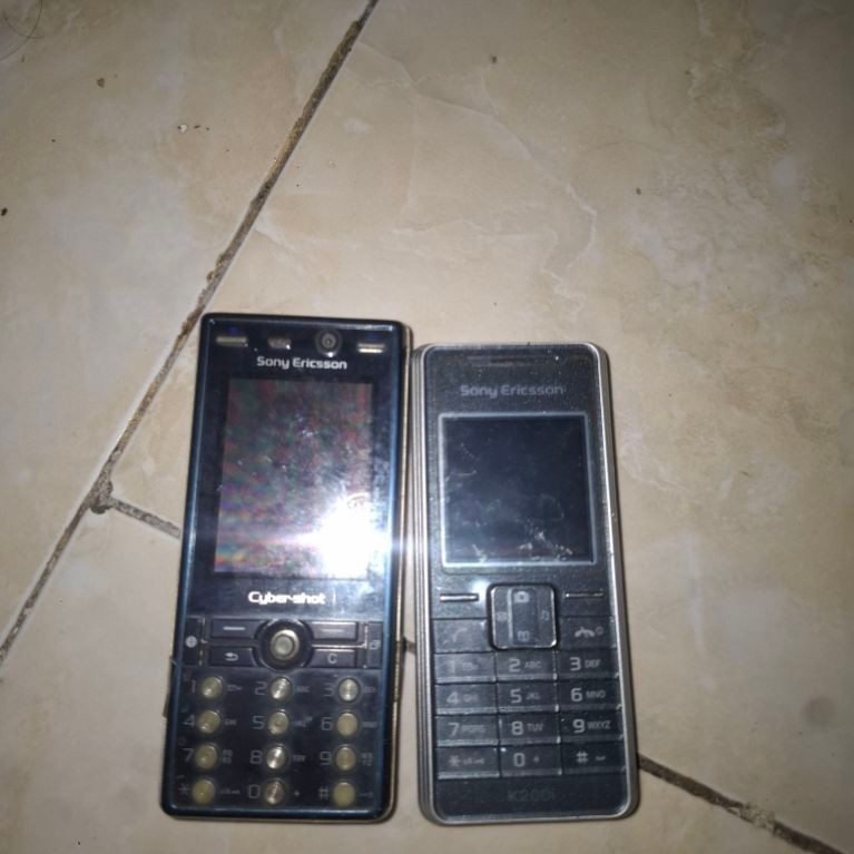 Sony ericsson k200i Sony ericsson k810i cyber-shot