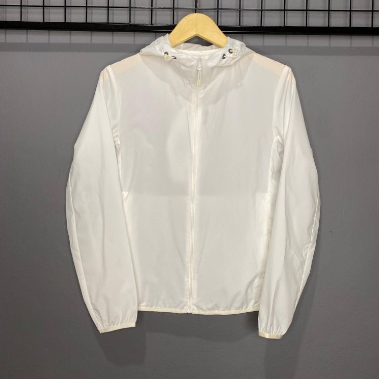 UNIQLO LIGHTWEIGHT UV PROTECTION JAKET POCKETABLE