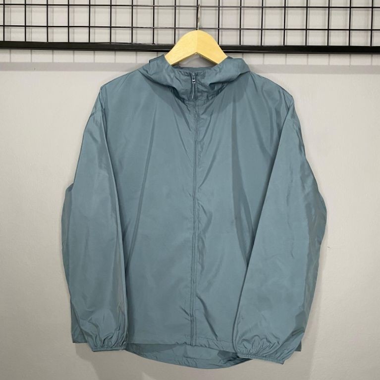 UNIQLO LIGHTWEIGHT UV PROTECTION JAKET POCKETABLE 3D CUT