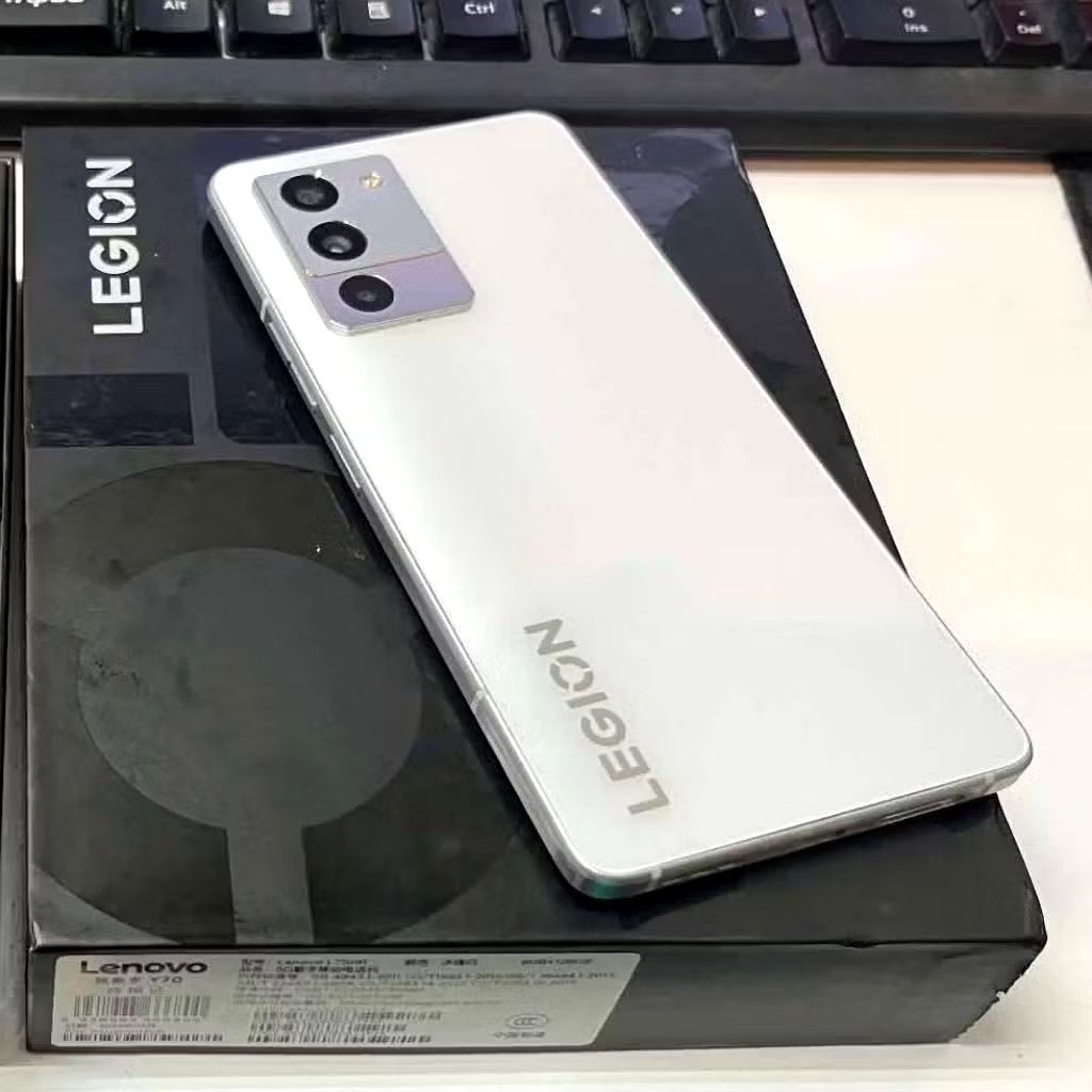 Lenovo Legion Y70 2022 5G | Snapdragon 8+ Gen 1 Ram 8/128 GB | HP Gaming Kencang