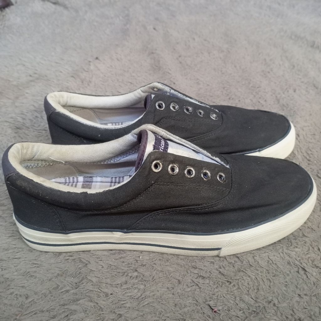 SEPATU AMERICAN EAGLE CANVAS SLIP ON PRIA WANITA ORIGINAL SIZE 42 PRELOVED