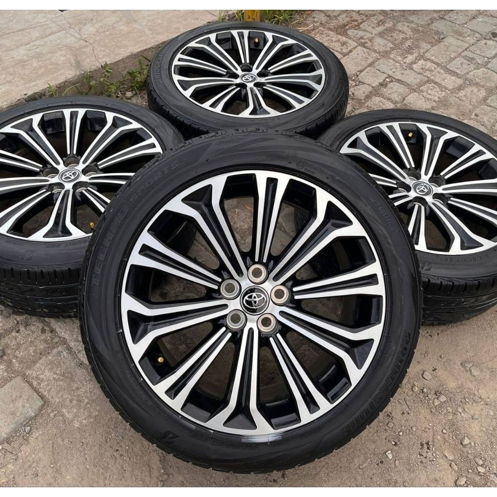 VELG MOBIL ALTIS R17 VELG BEKAS R17 PCD 5X100 DAN BAN ORIGINAL