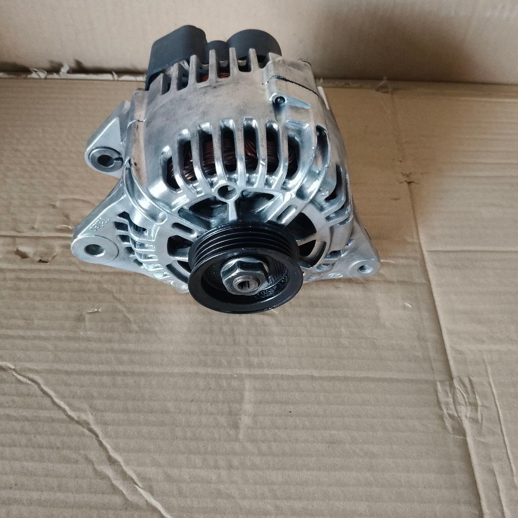 ALTERNATOR DINAMO AMPERE HYUNDAI TRAJET COPOTAN ORIGINAL VALEO