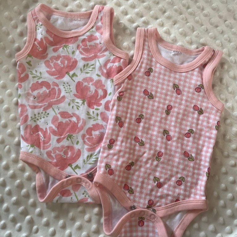 preloved Bodysuit Bayi Wanita Tanpa Lengan Motif Bunga dan Ceri Warna Pink