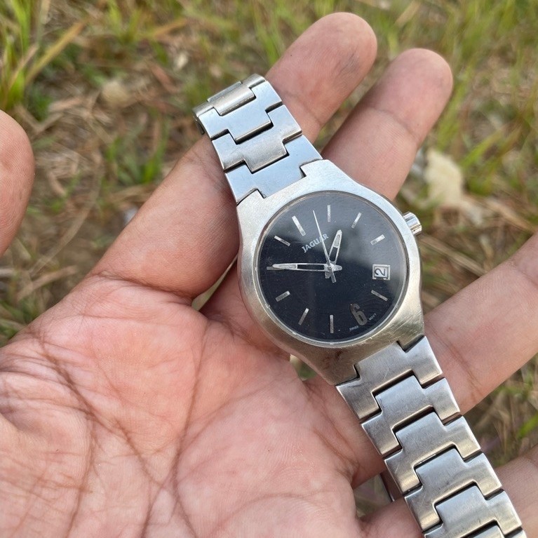 Jam Tangan Pria Jaguar Analog Tali Logam Warna Silver Dial Hitam
