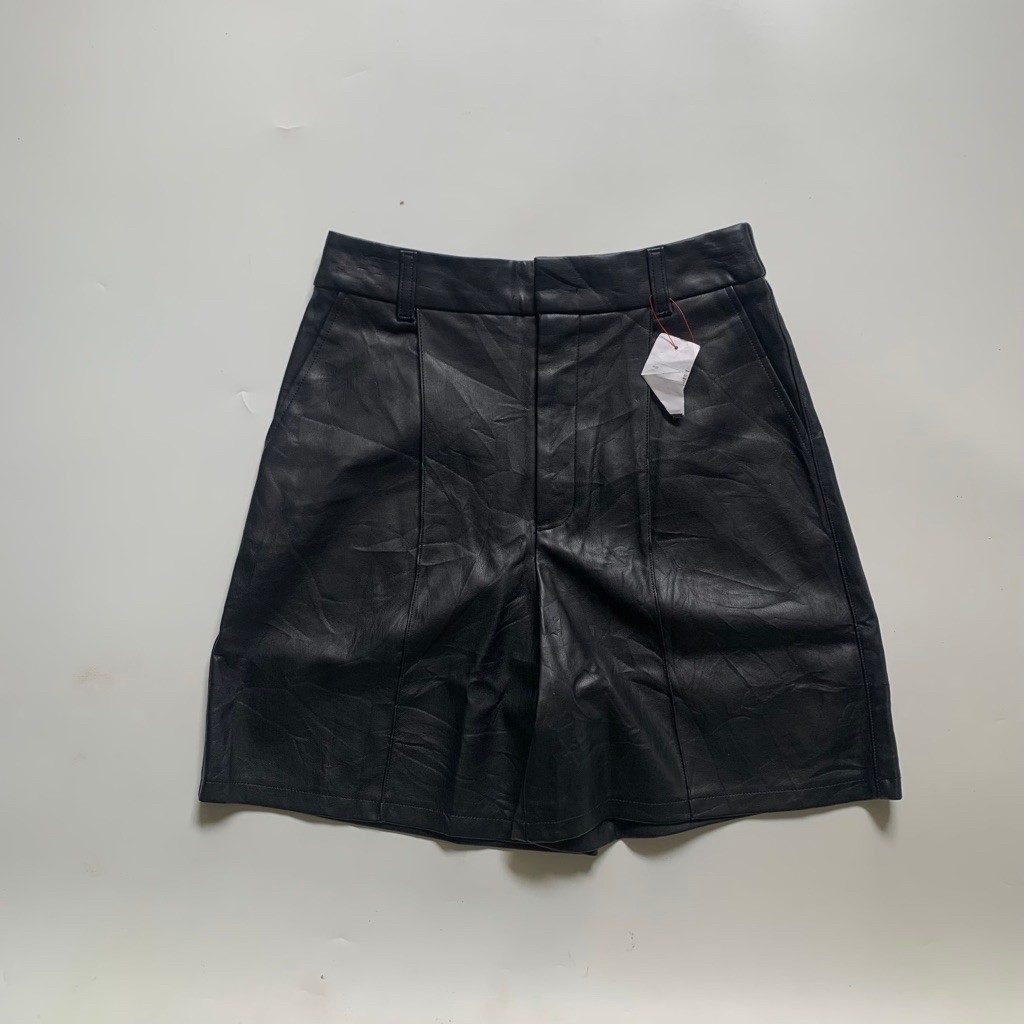 G Uniqlo Leather short Pant Black