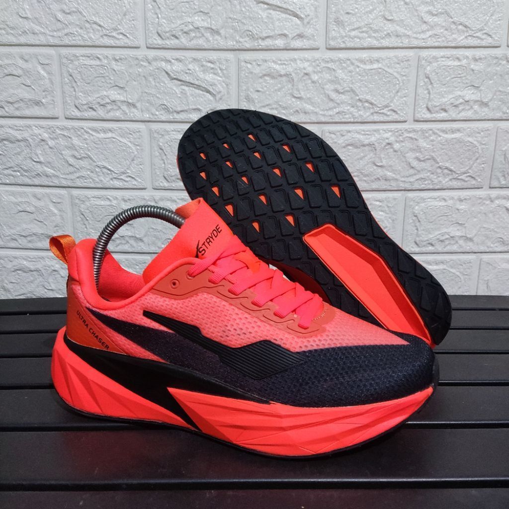 STRYDE ULTRA CHASER SIZE 40