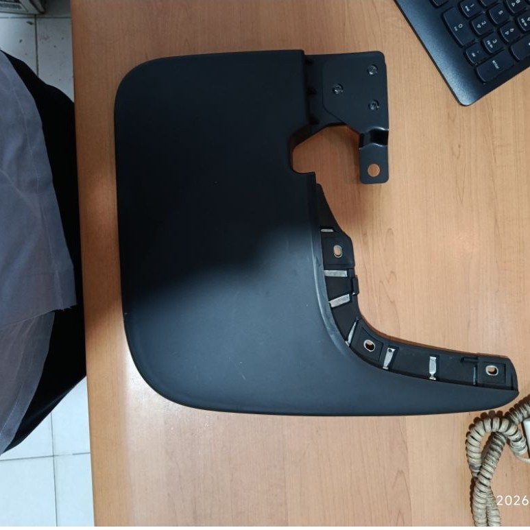 Mudguard Penahan Lumpur Kepes Roda Depan Kanan Nissan Terano WD21Original 63850-60G80DP