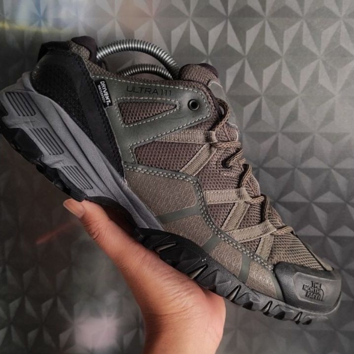 sepatu outdoor gunung hiking TNF the north face SZ 42 second bekas preloved