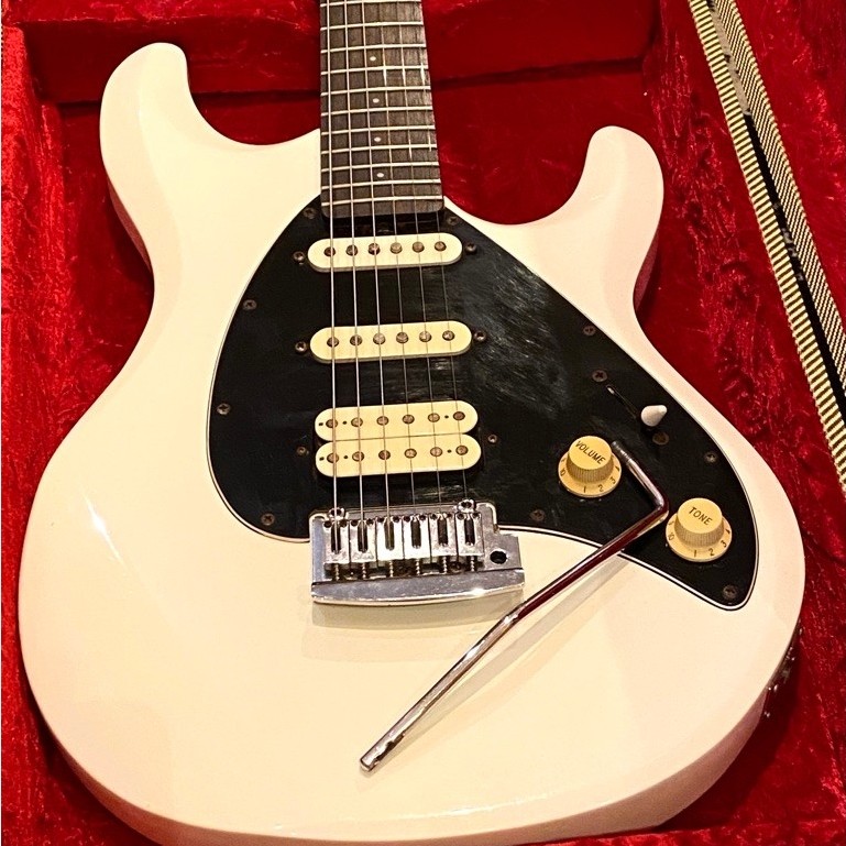 Sterling By Musicman  SUB Silo3 Series White