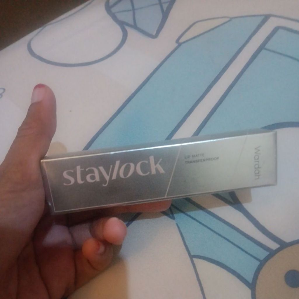 Lip Matte Transferproof Wardah Staylock warna nude