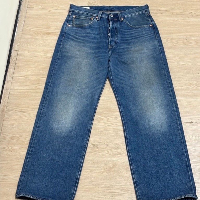 Levi’s 501 Loose Fit size 31 Levi’s 501 Loose Fit size 31
