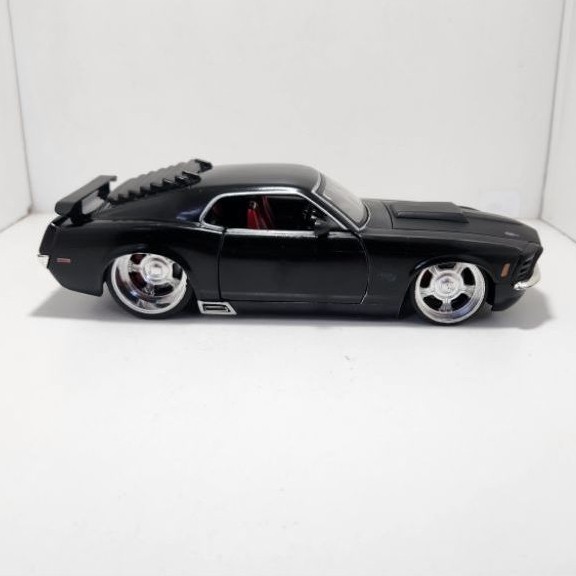 Jada Ford Mustang Boss Skala 1/24