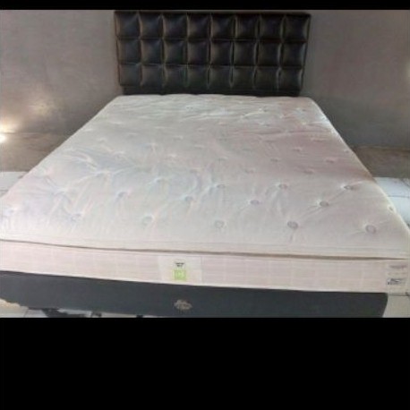Springbed King Koil 150 x 200 warna putih