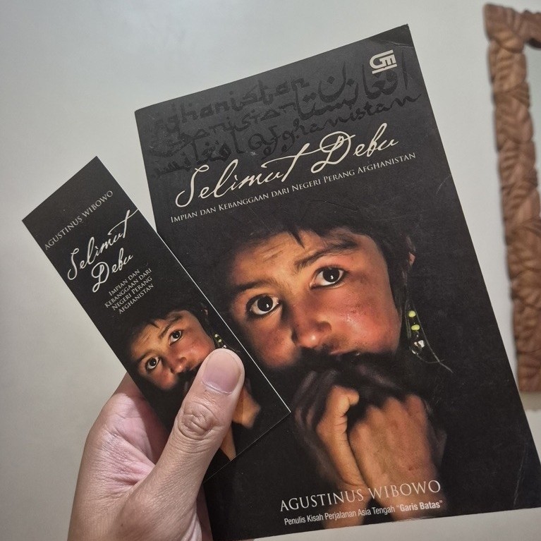 PRELOVED BUKU - SELIMUT DEBU