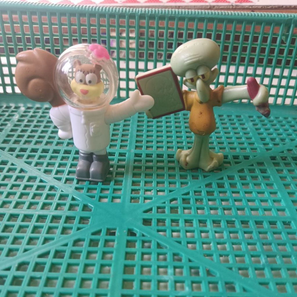 mainan figur Mcd sandy dan Squidward SpongeBob  PL  Kotak 10