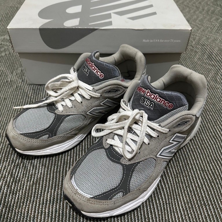 New Balance 990 v3