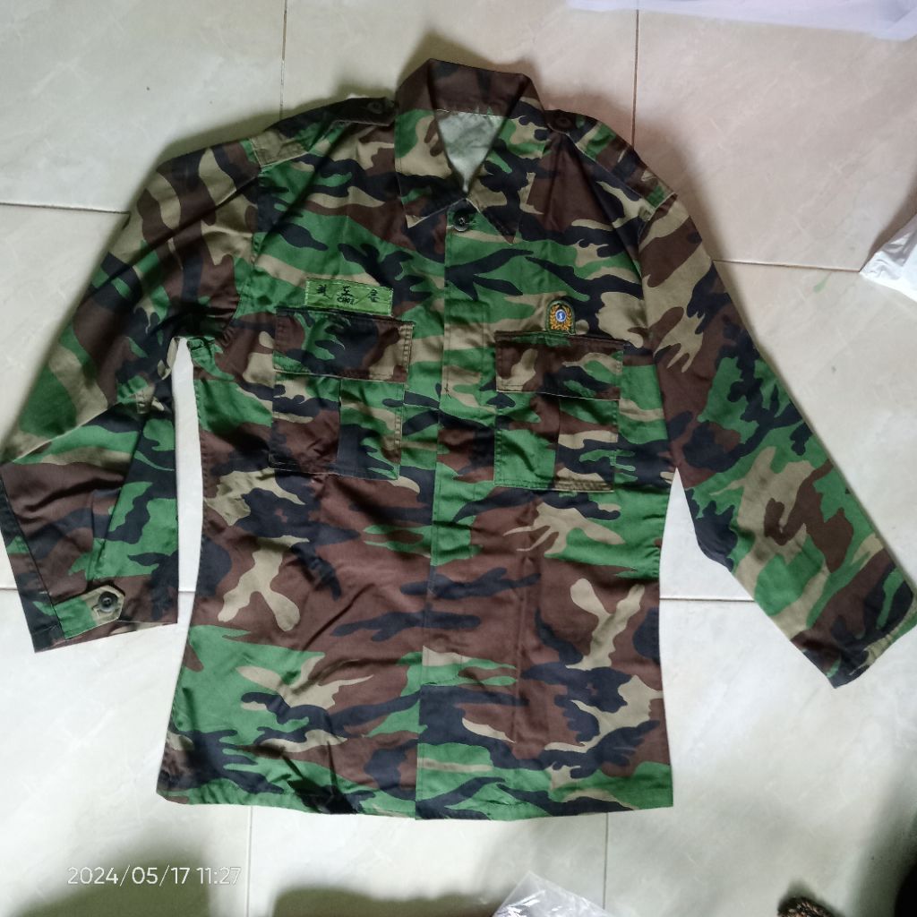 Kemeja Loreng Korea/ Vintage South Korean