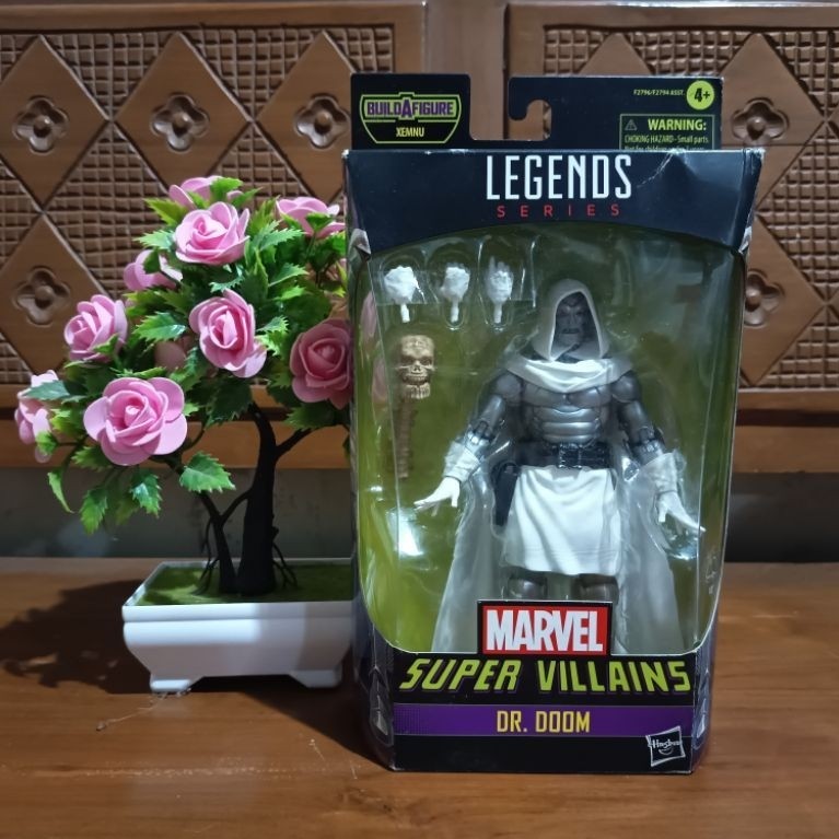 Marvel legend legends doctor doom
