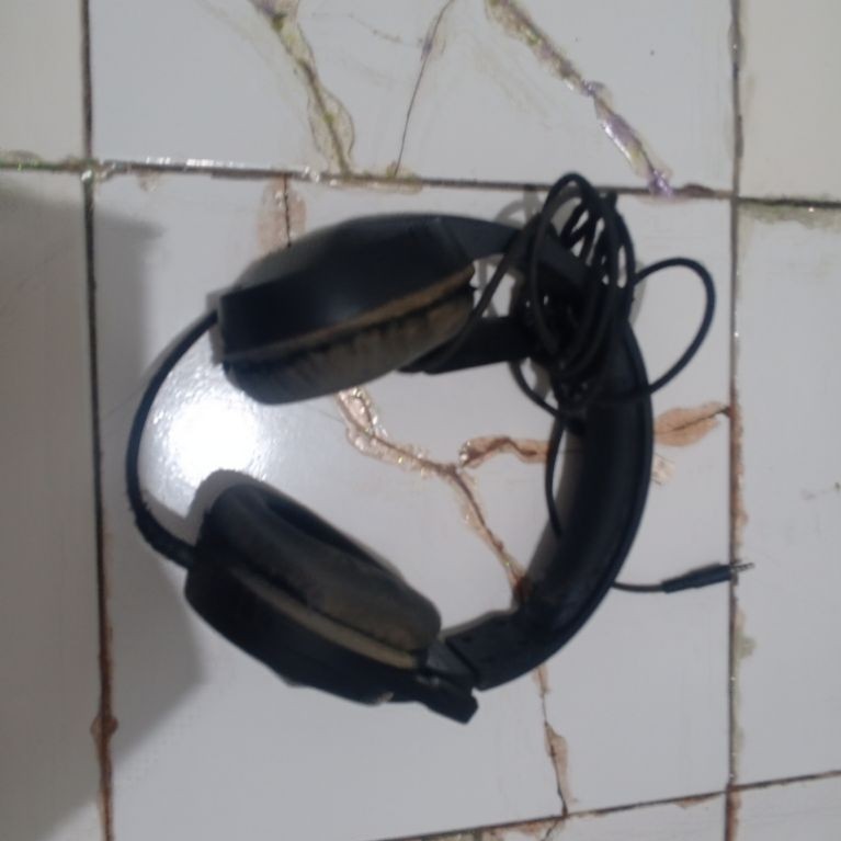 HEADPHONE REXUS BEKAS