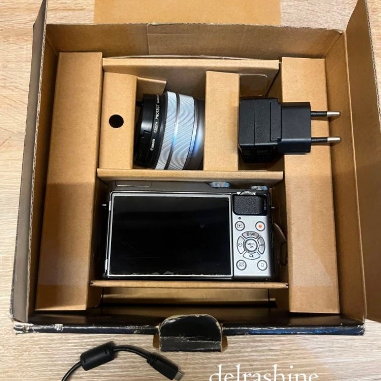 Kamera Fujifilm XA20 Fullset - 100% SECOND LIKE NEW Mirrorless Wifi - Seperti XA3 XA10 XA5