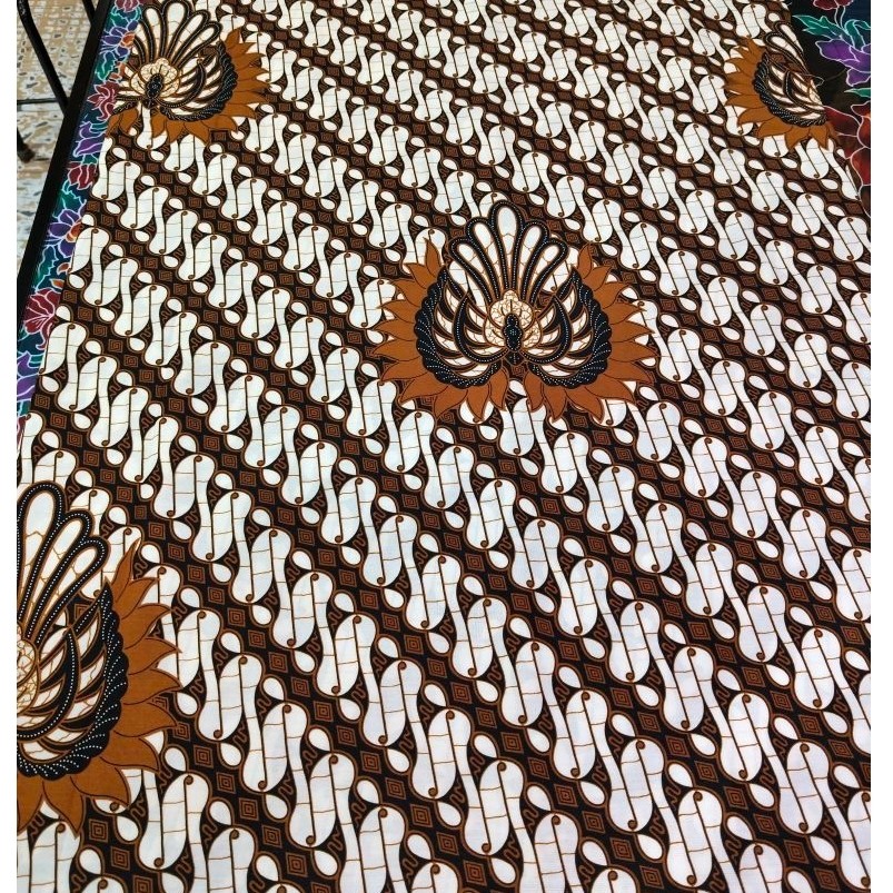 ukuran 2 meter kain panjang jarik batik tapih motif kuno lawasan seno Garuda paranggaruda paranggaru