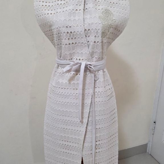 JEDDA RUA LONG OUTER APRON – WHITE | ALL SIZE | LIKE NEW