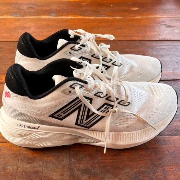 NB 880 sepatu lari sz 45