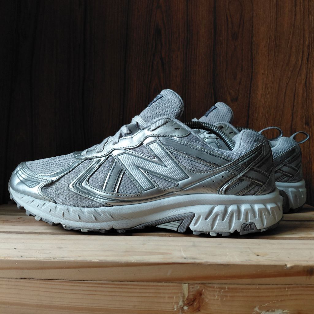 Size 44/280 | Sepatu Pria Branded NB 410v5 Silver | Sport Sneakers, Traill Run, Hiking | Second Prel