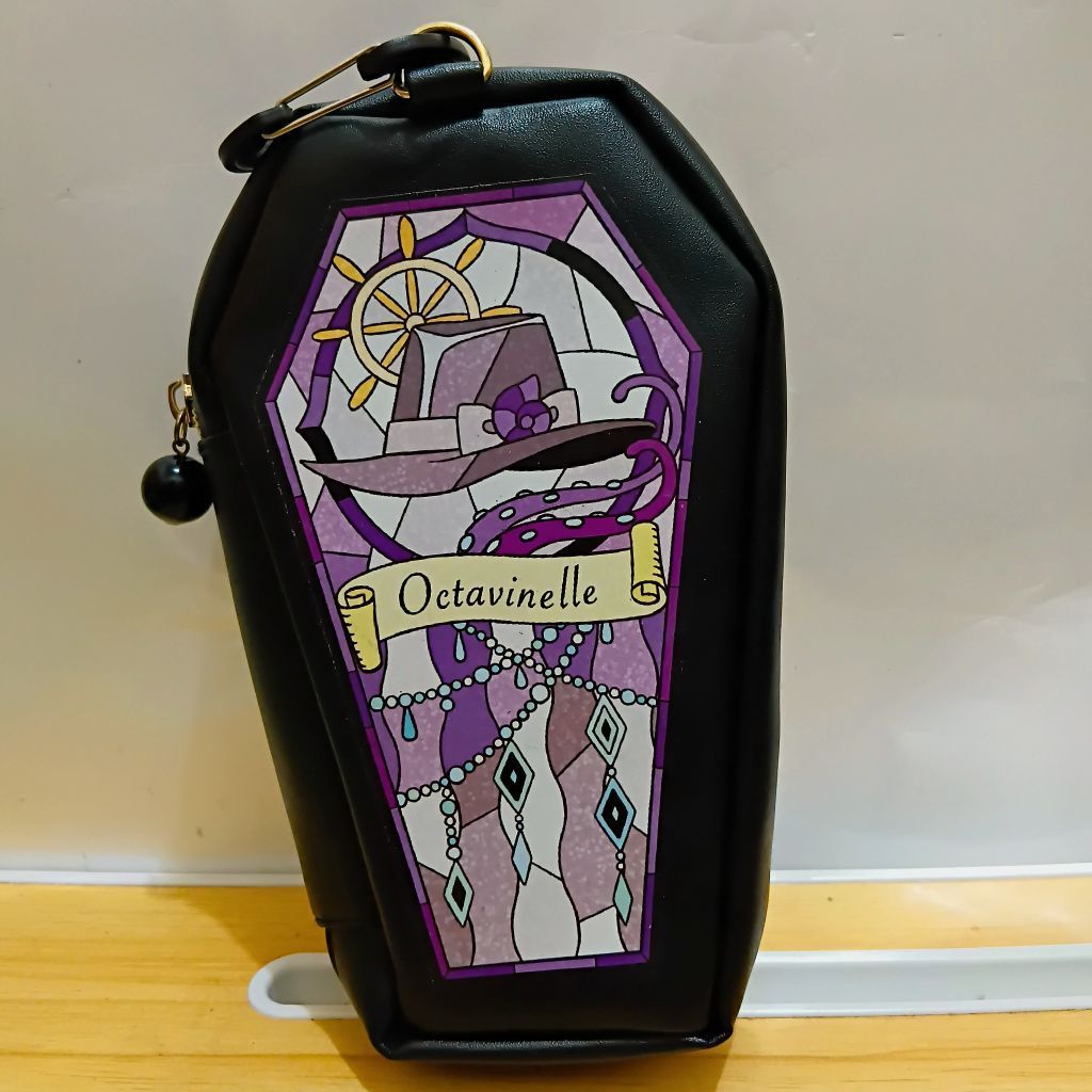official Twisted wonderland card holder, nametag, pouch, case