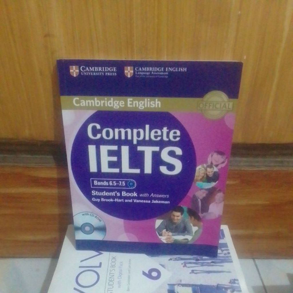 bekas bersih; buku Cambridge English Complete IELTS bands 6.5-7.5 student's book with answer