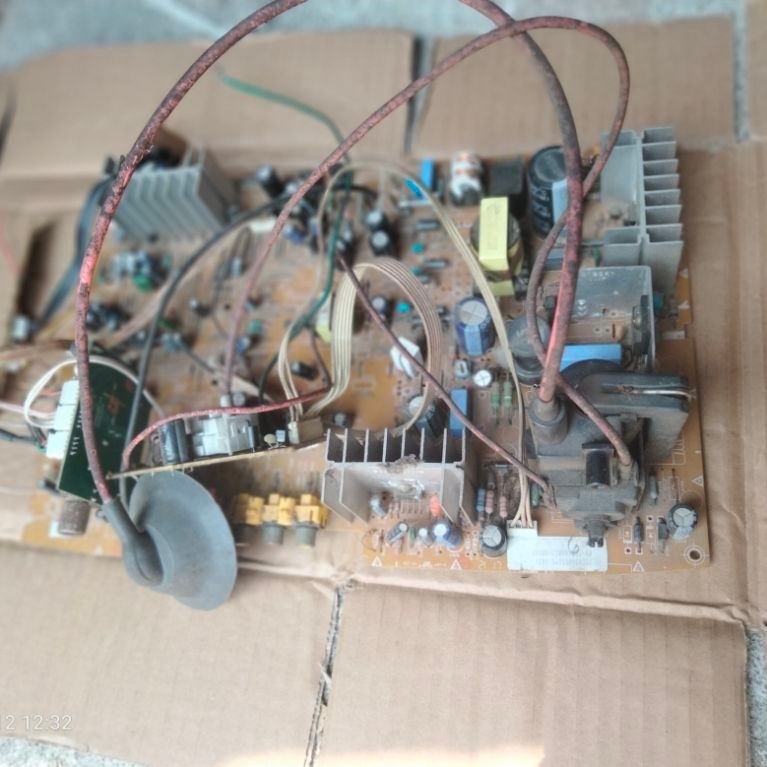 BAHAN mesin  tv Politron tunner digital