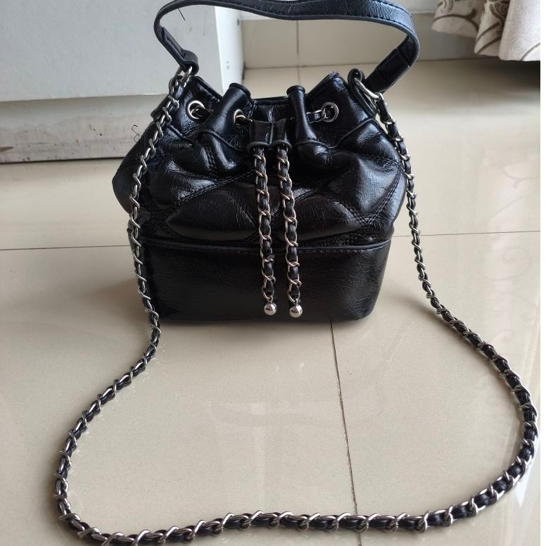 Preloved Bucket Bag Shoulder Bag