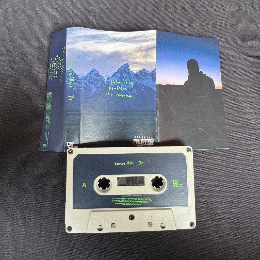 kaset pita kanye west - ye