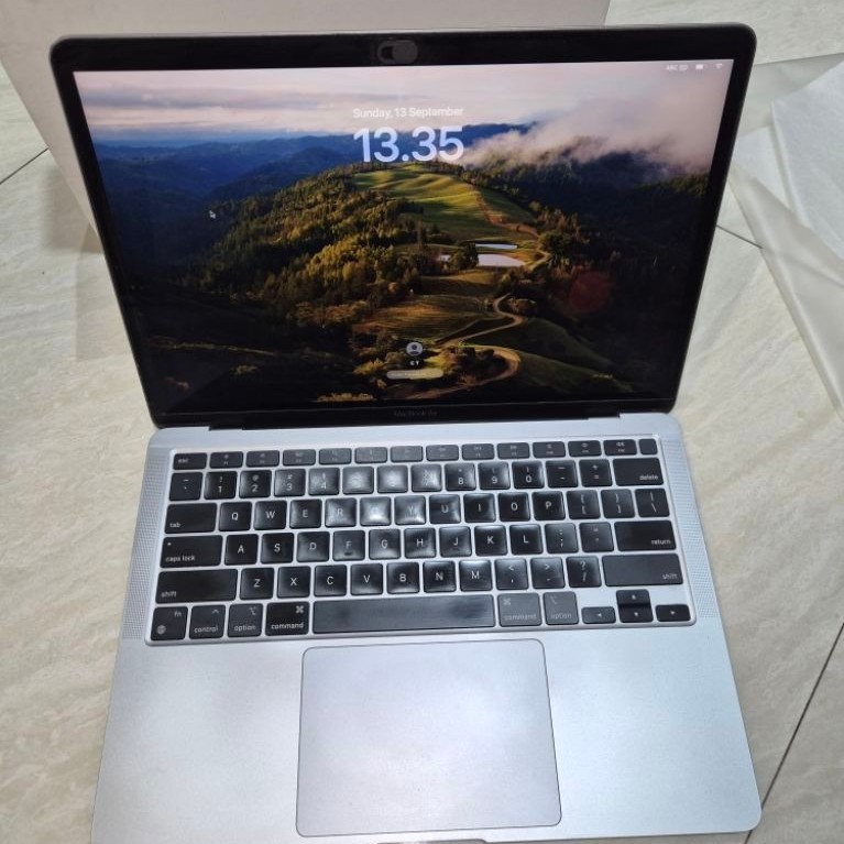 Macbook Air M1 A2337 512Gb second preloved