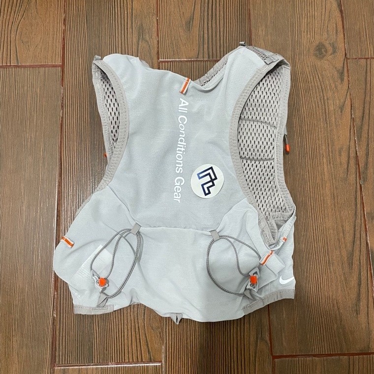 nike acg vest