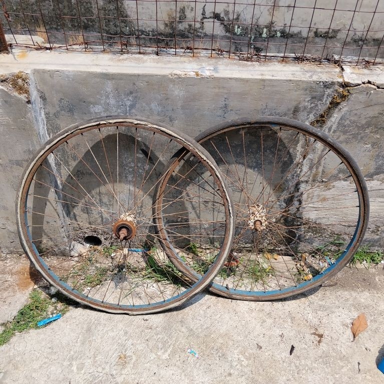 SEPASANG VELG SEPEDA BALAP JADUL 27 BAJUL BESI COPOTAN SEPEDA DEPAN BELAKANG