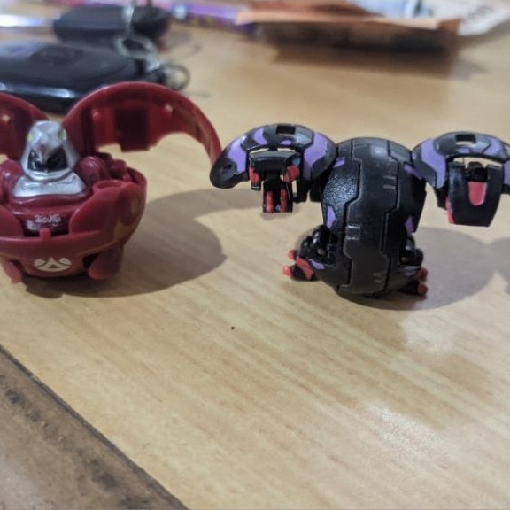Paket Bakugan Dual Hydra dan Ravenoid