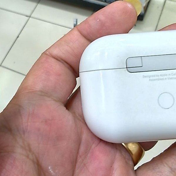 airpod pro gen 1 second