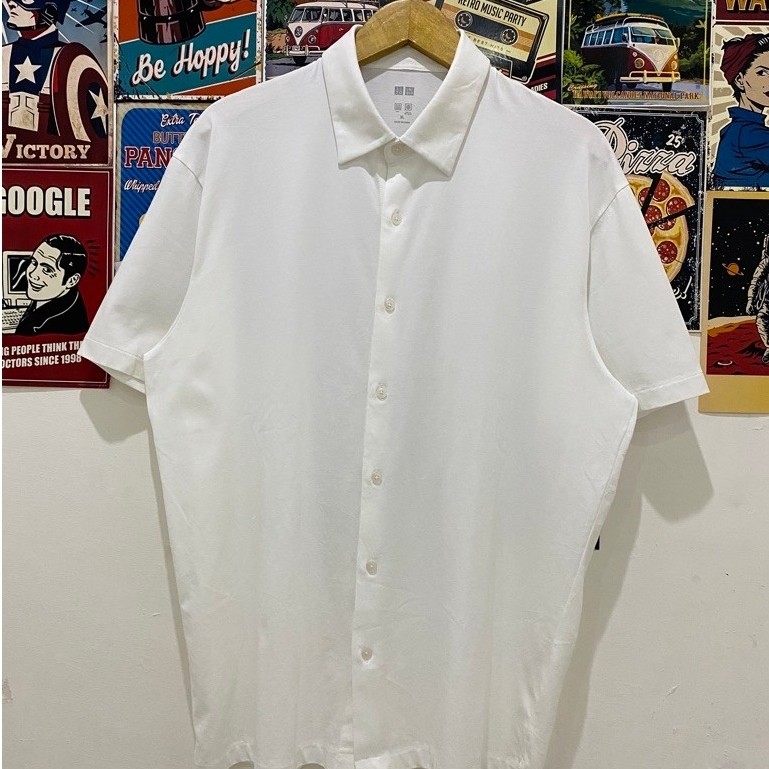 KEMEJA UNIQLO AIRISM