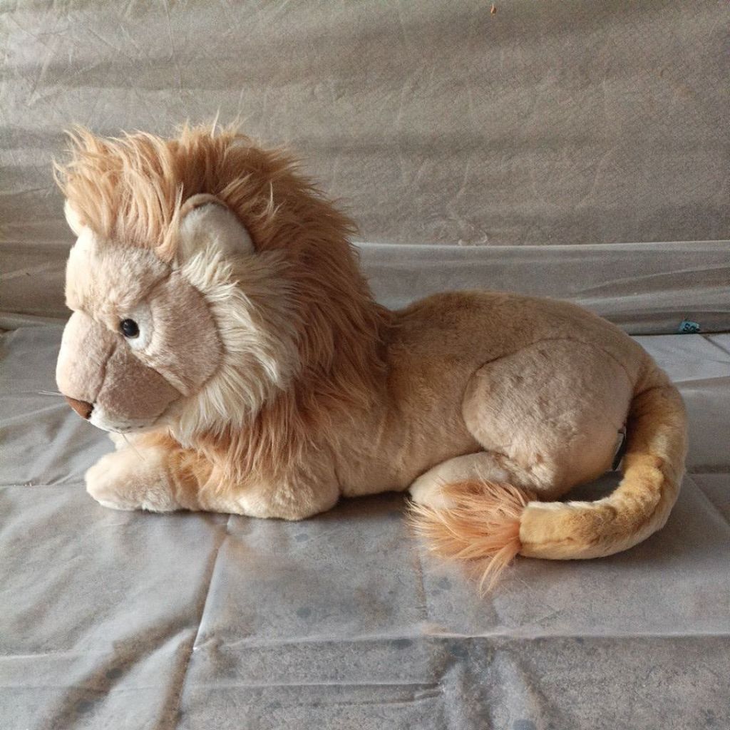 Boneka Lying Lion